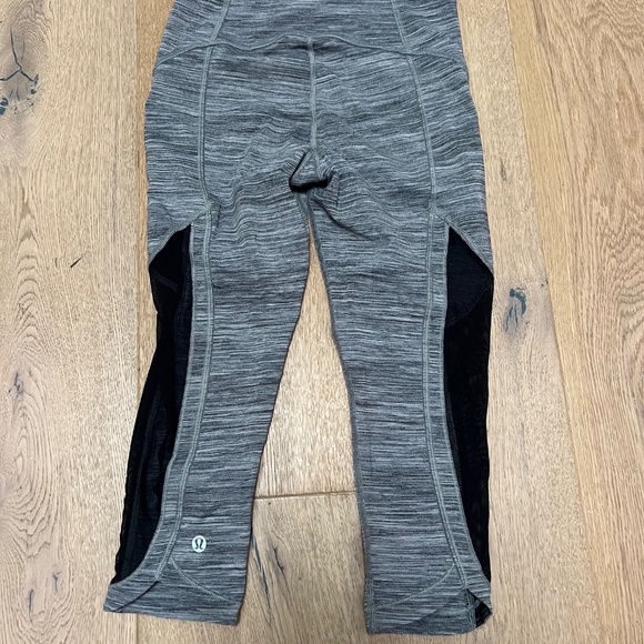 Lululemon leggings 4 - Picture 2 of 3